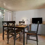 Alte Bauernkate Апартаменты Suederholz